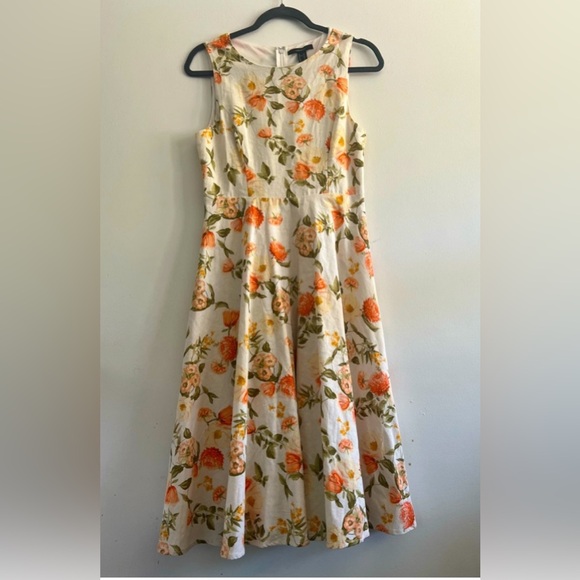 Forever 21 Dresses & Skirts - Beautiful & Feminine Floral Pattern Linen Sleeveless Dress